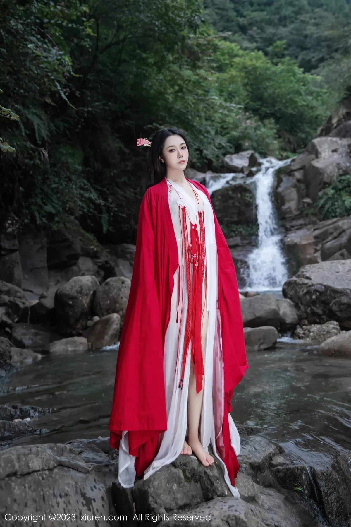 图片[12]-[XiuRen秀人网]第7295期严利娅写真-秀人集