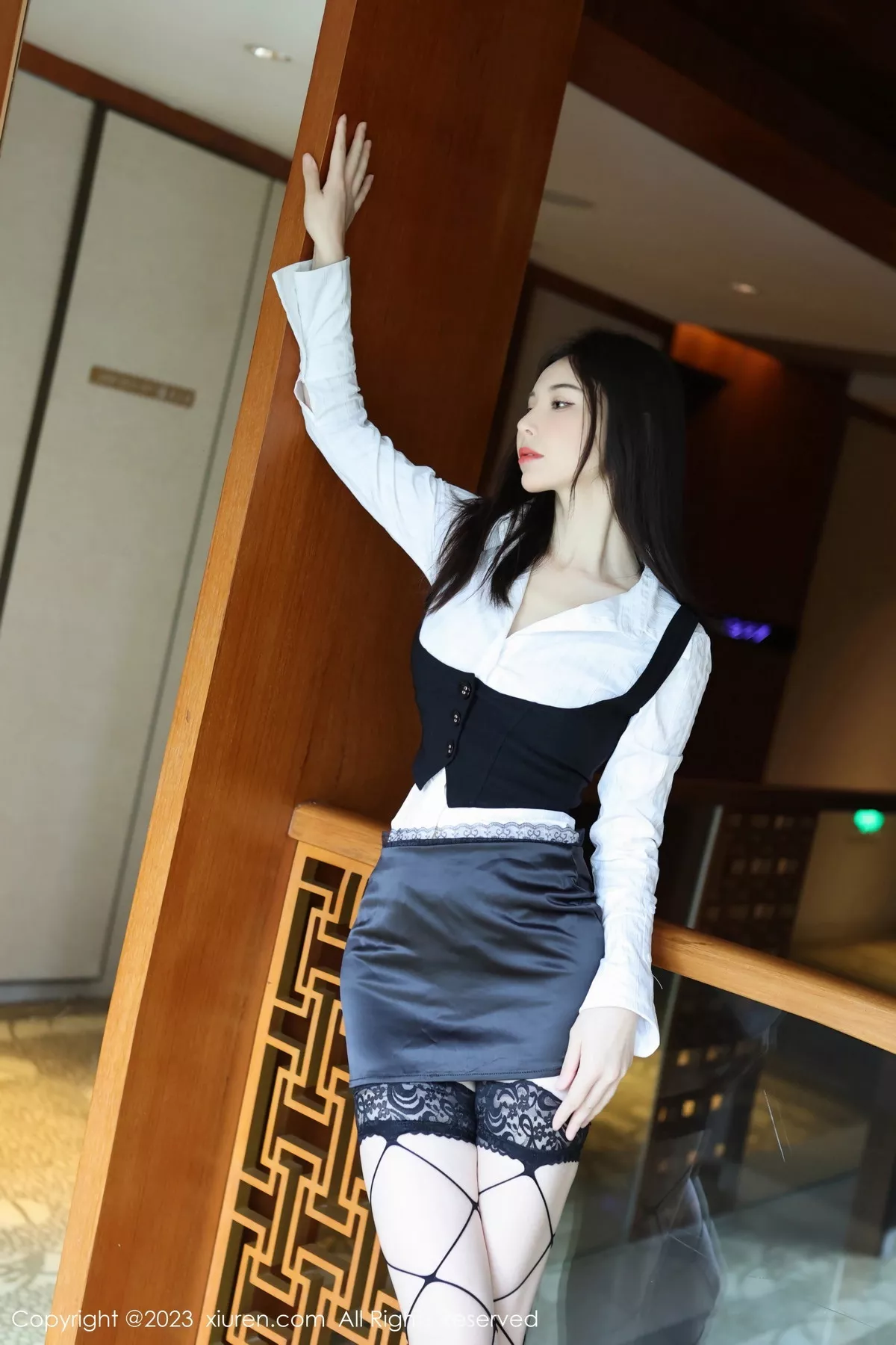 图片[2]-[XiuRen秀人网]第7525期曼柔写真-秀人集