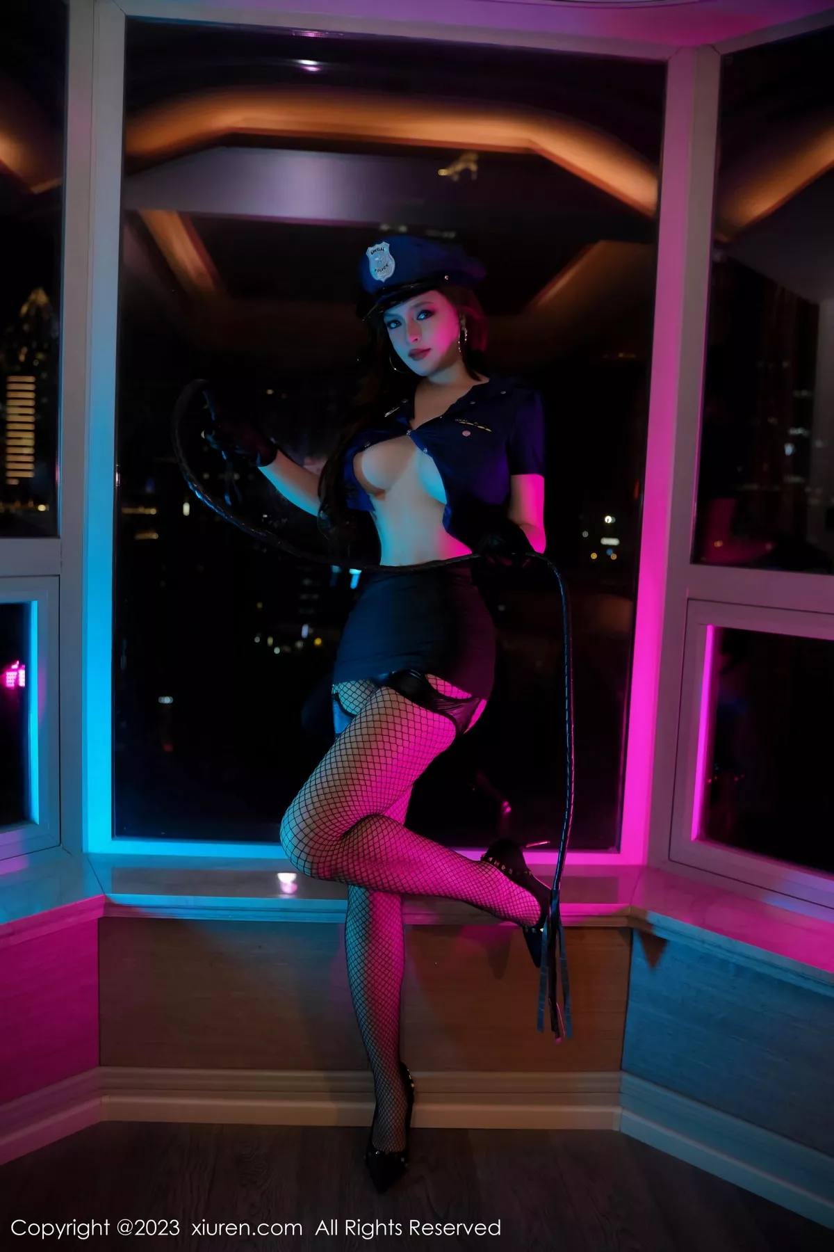 图片[2]-[XiuRen秀人网]第7767期伊丽莎有点白写真-秀人集