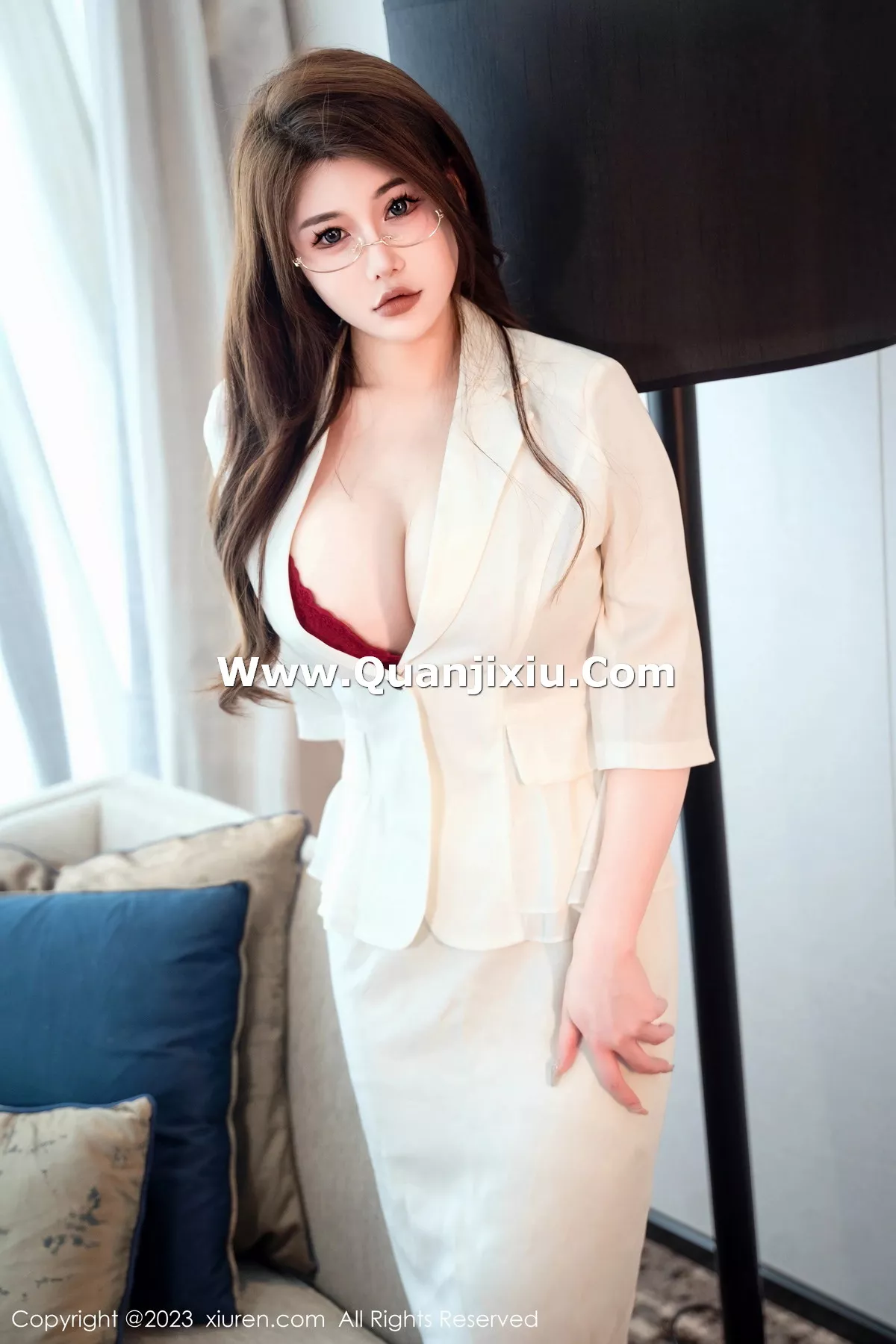 [XiuRen秀人网]第7706期甜妮写真-秀人集