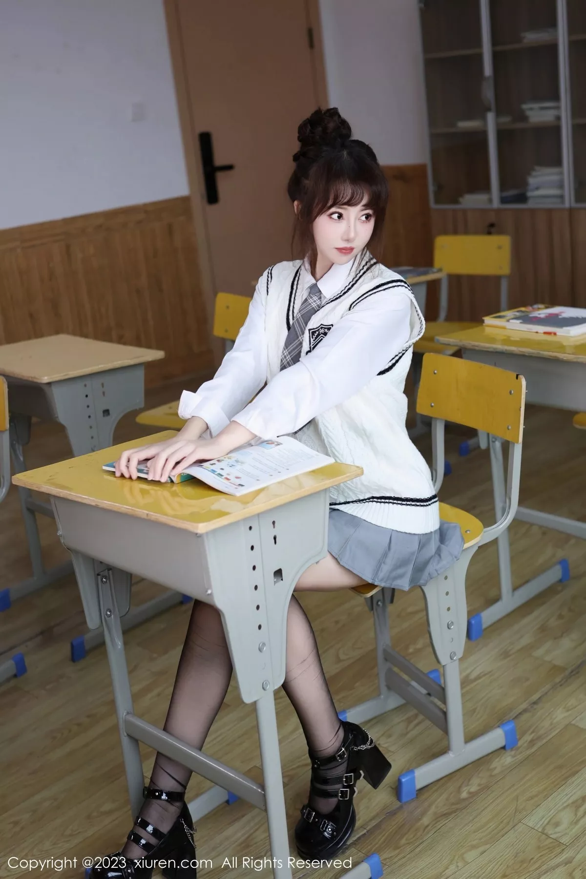 图片[2]-[XiuRen秀人网]第7712期白笑笑写真-秀人集