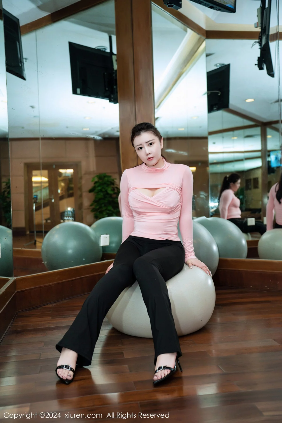 图片[33]-[XiuRen秀人网]第7943期王婉悠写真-秀人集