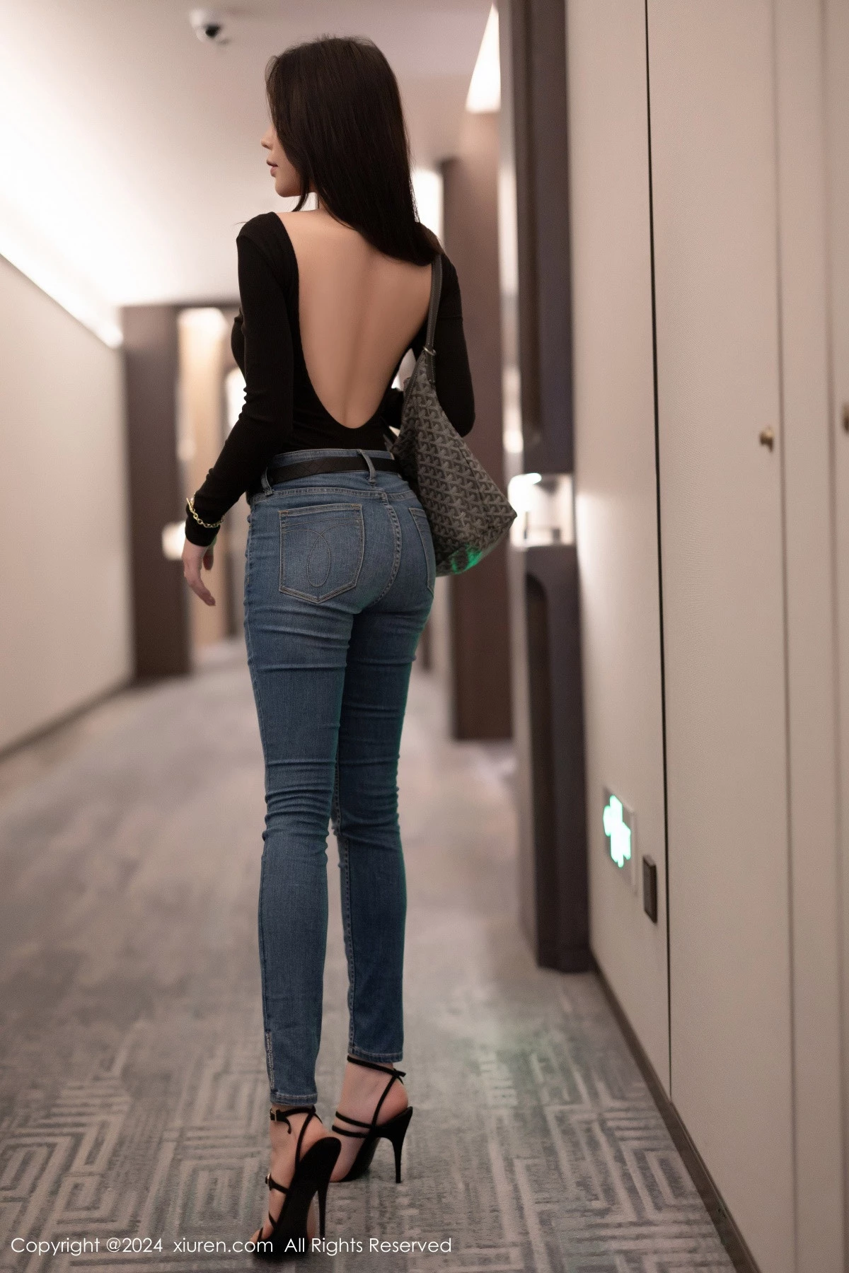 图片[12]-[XiuRen秀人网]第8385期晚苏写真-秀人集
