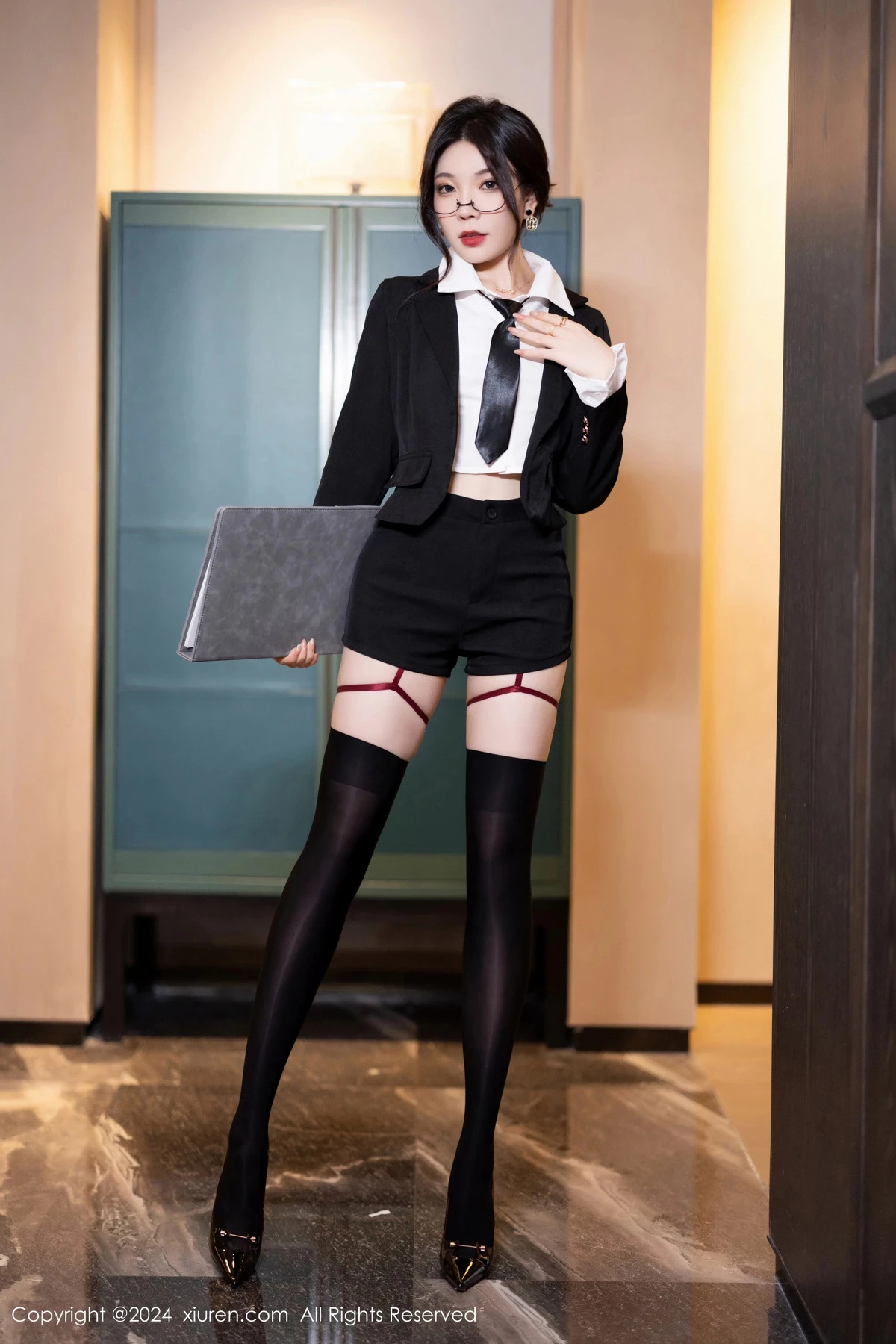 [XiuRen秀人网]第8440期徐莉芝写真-秀人集