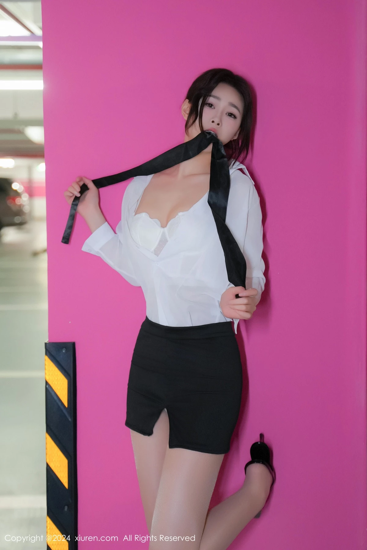图片[14]-[XiuRen秀人网]第8613期软糖爱喝奶写真-秀人集
