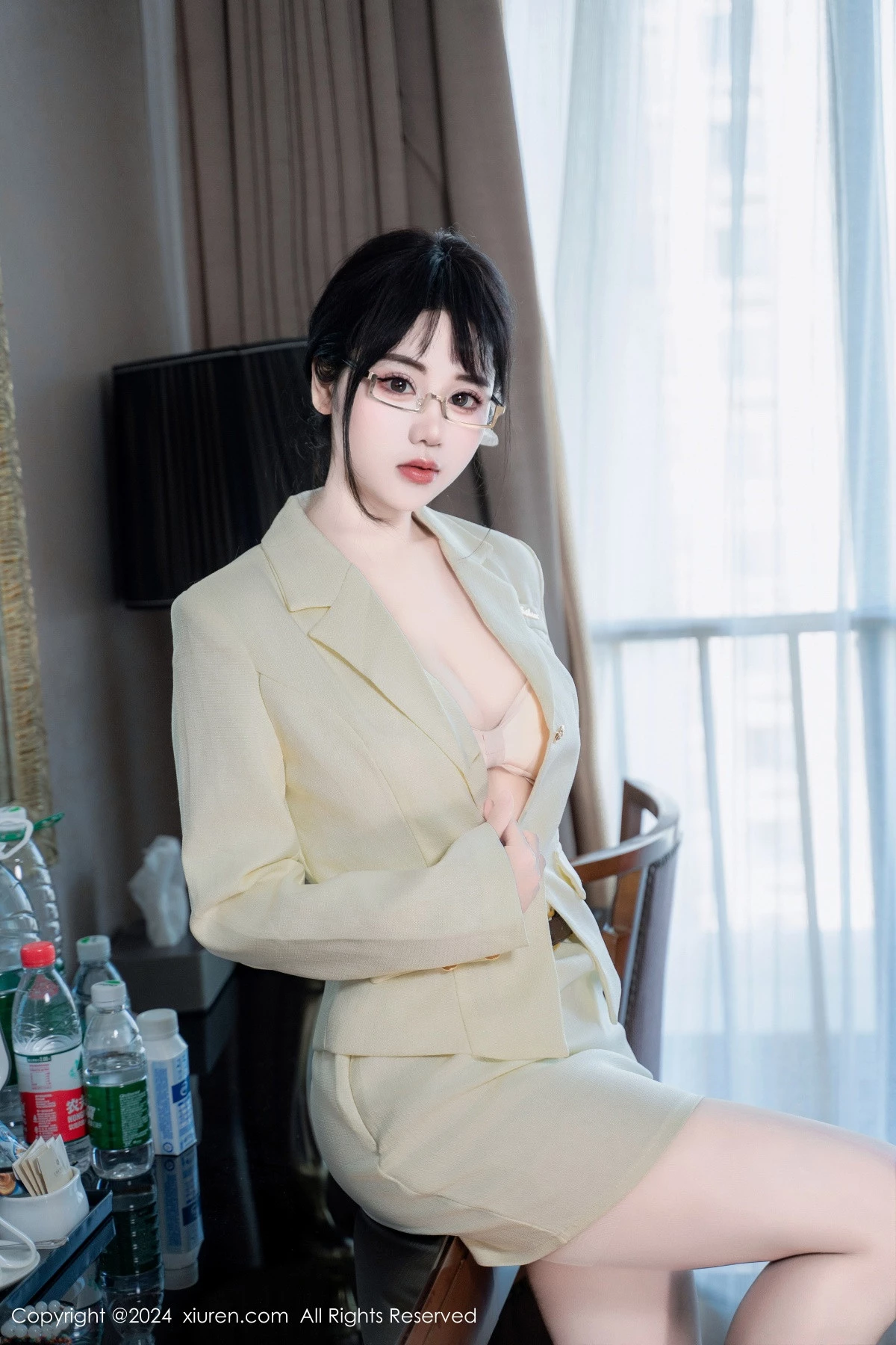 图片[10]-[XiuRen秀人网]第8717期汐汐爱吃草莓写真-秀人集