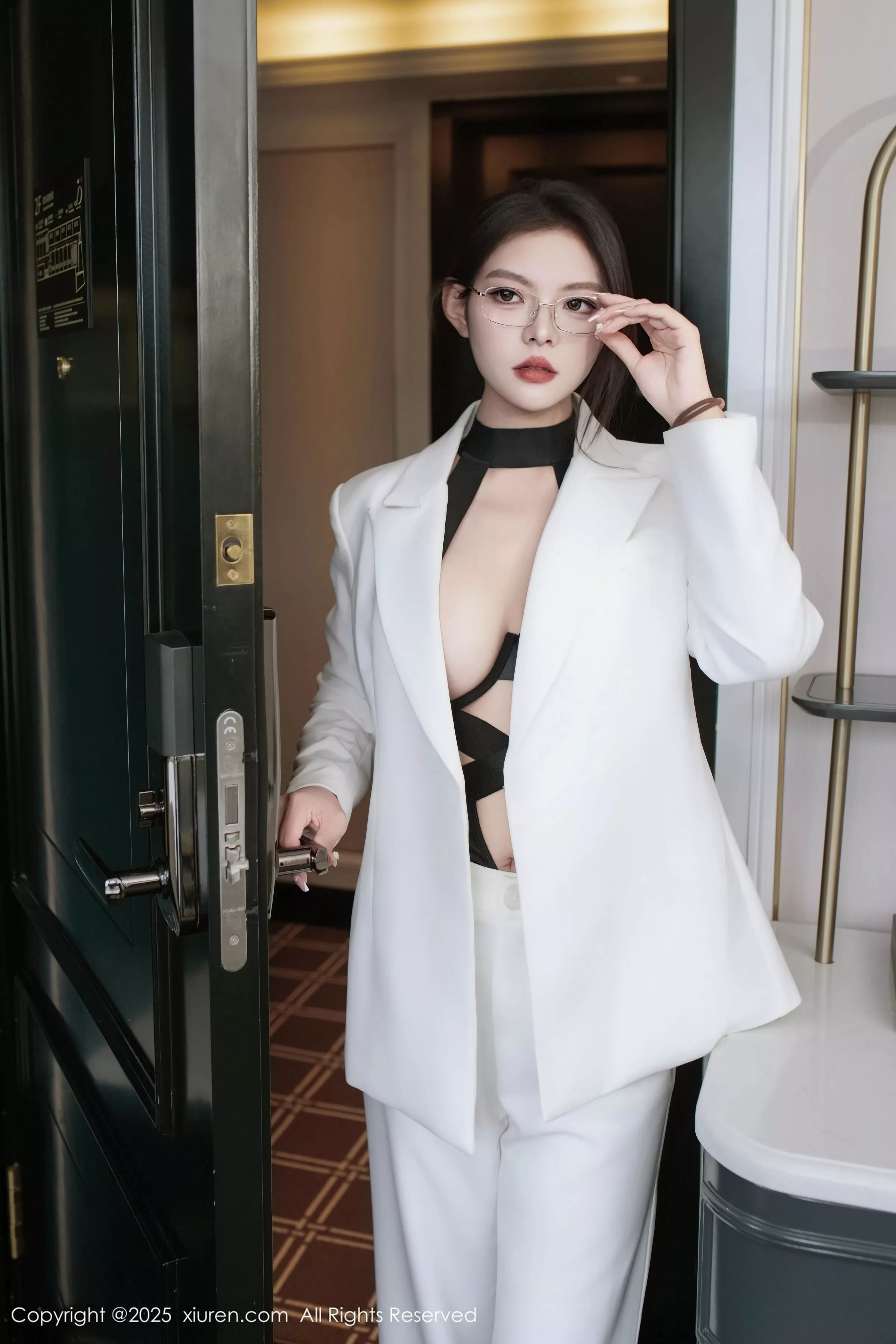 [XiuRen秀人网]第10464期冬安写真-秀人集